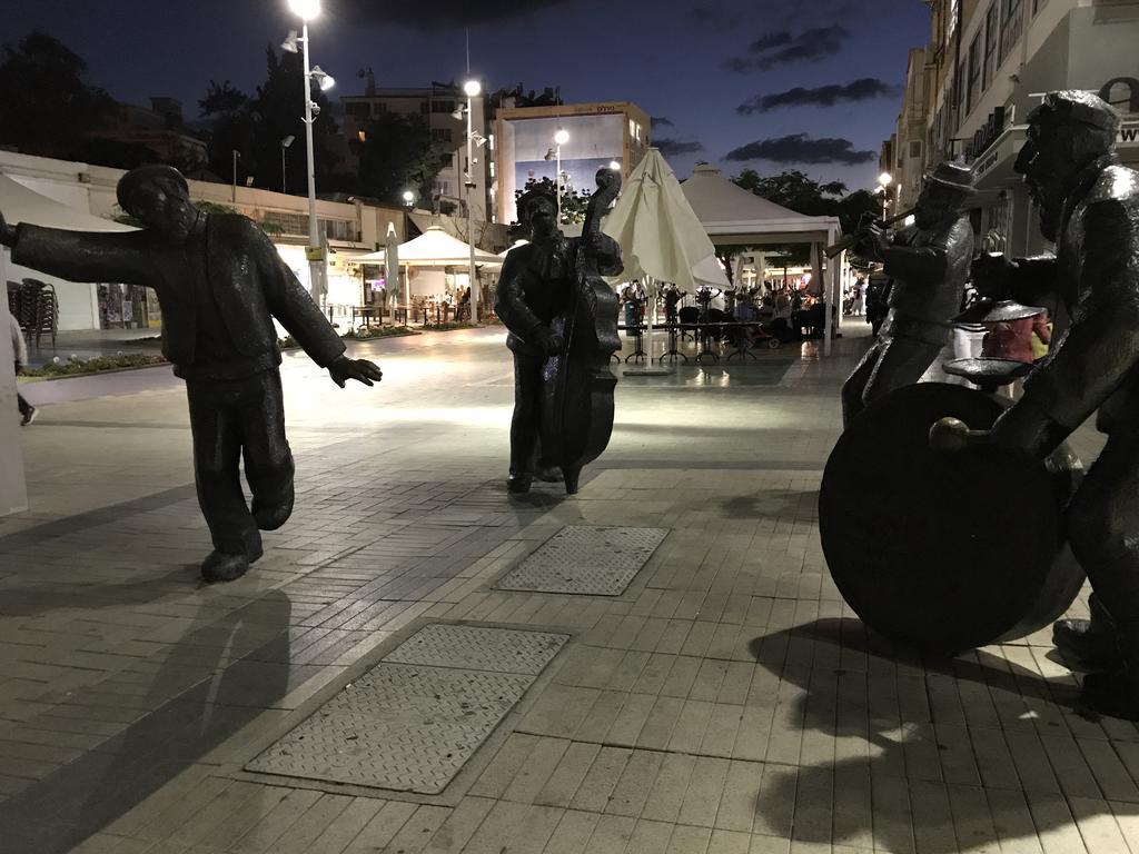Netanya Motel Pierre Kültér fotó