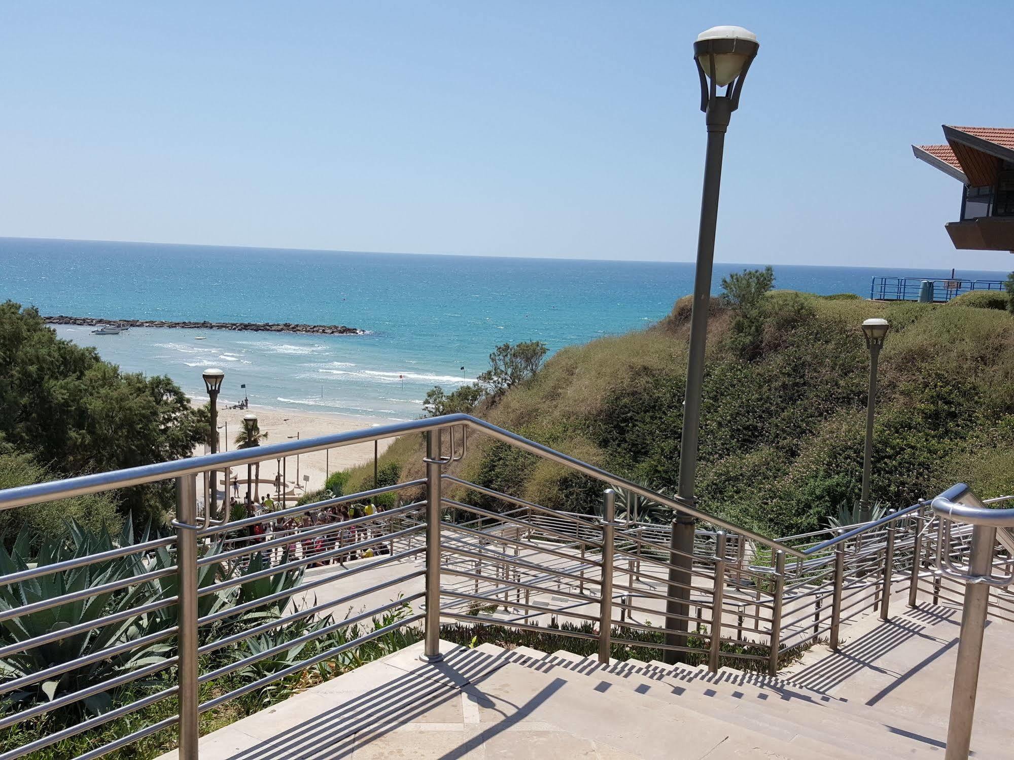 Netanya Motel Pierre Kültér fotó